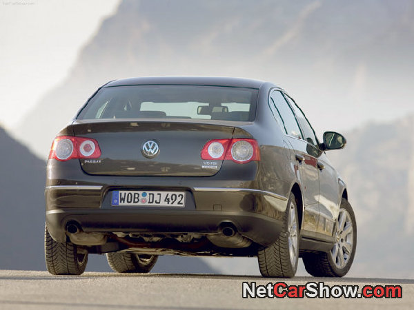 Volkswagen-Passat_2006_photo_3b.jpg