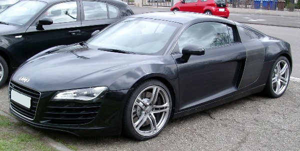 1064284Audi_R8_front_20080326.jpg