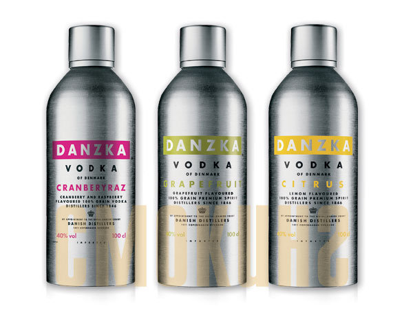 Skandinavskaya-vodka-Danzka-v-unikalnoy-alyuminievoy-butylketermose.jpg