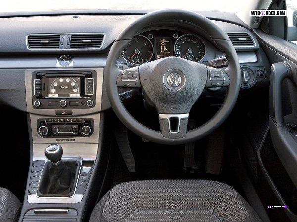Volkswagen-Passat-Variant-B7-UK-2010-199925060.jpg